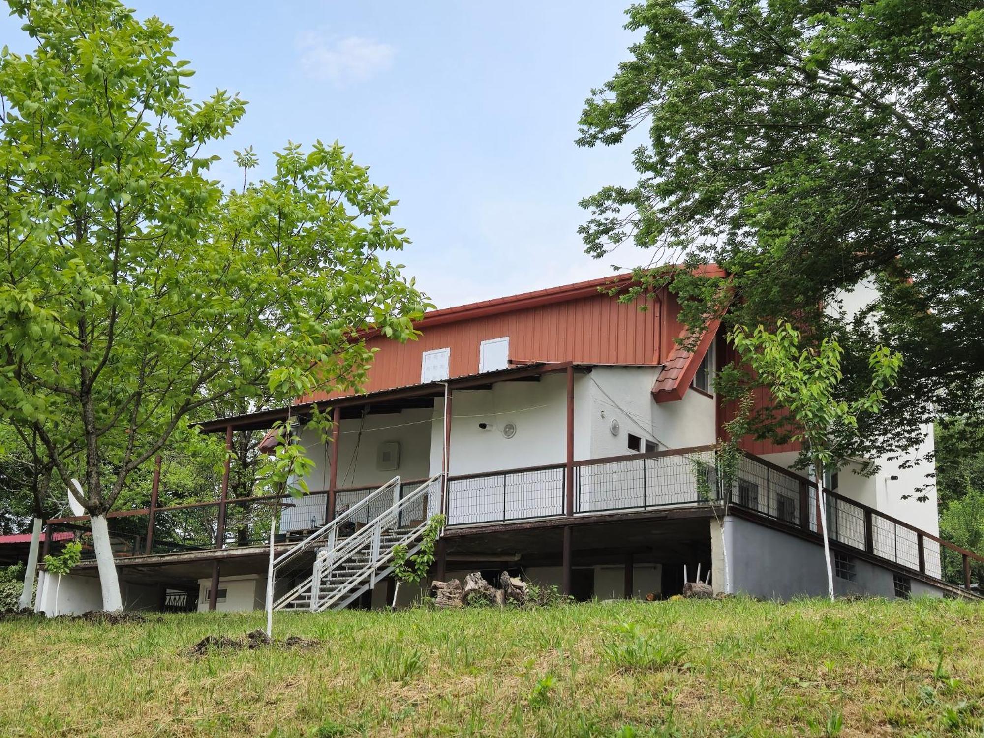 Babilina Hostel & Campsite Navenakhevi Exterior photo